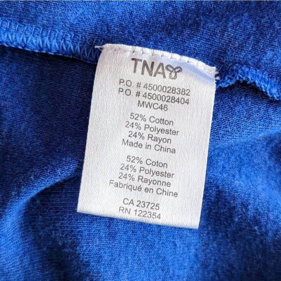 Aritzia TNA Pomona Blue Rolled Sleeve Shirt - Picture 4 of 5